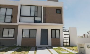 CASA DE ESQUINA EN VENTA EN ZAKIA EL MARQUES QUERETARO GAA