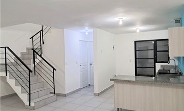 CASA DE ESQUINA EN VENTA EN ZAKIA EL MARQUES QUERETARO GAA