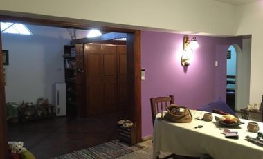 Casa 3 ambientes con garage en Quilmes Este