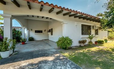 SE VENDE CASA FRENTE A LA PLAYA EN FARALLON $1,100,000