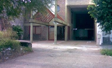 IMPORTANTE GALPÓN CON OFICINAS Y PLAYA DE MANIOBRAS