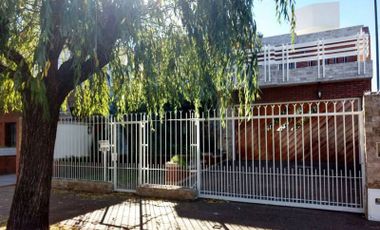 Casa  en Venta Villa Luzuriaga / La Matanza (A004 3245)