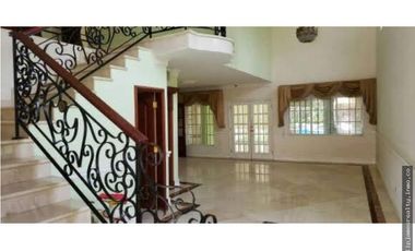 Venta: Hermosa casa en Colonias Fuente del Fresno, Condado del Rey