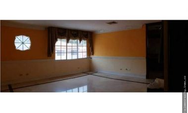 Venta: Hermosa casa en Colonias Fuente del Fresno, Condado del Rey