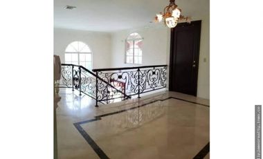 Venta: Hermosa casa en Colonias Fuente del Fresno, Condado del Rey