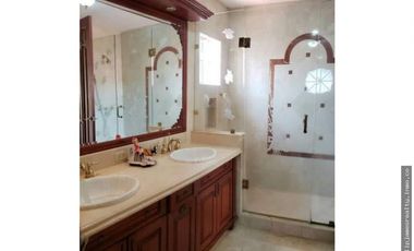 Venta: Hermosa casa en Colonias Fuente del Fresno, Condado del Rey