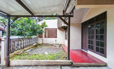 Rumah Luas 3 Kamar 15 menit ke Pintu Tol Cibadak 2 Hadap Timur J-44005