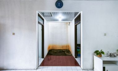 Rumah Luas 3 Kamar 15 menit ke Pintu Tol Cibadak 2 Hadap Timur J-44005