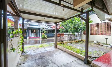 Rumah Luas 3 Kamar 15 menit ke Pintu Tol Cibadak 2 Hadap Timur J-44005