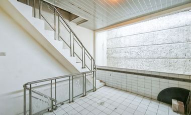 Rumah Luas 3 Kamar 15 menit ke Pintu Tol Cibadak 2 Hadap Timur J-44005