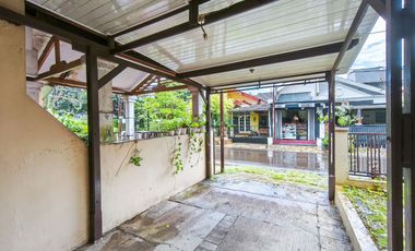 Rumah Luas 3 Kamar 15 menit ke Pintu Tol Cibadak 2 Hadap Timur J-44005