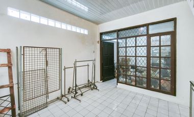 Rumah Luas 3 Kamar 15 menit ke Pintu Tol Cibadak 2 Hadap Timur J-44005