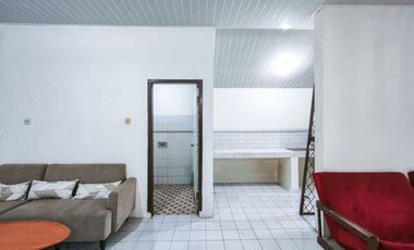 Rumah Luas 3 Kamar 15 menit ke Pintu Tol Cibadak 2 Hadap Timur J-44005