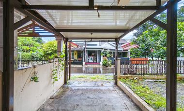 Rumah Luas 3 Kamar 15 menit ke Pintu Tol Cibadak 2 Hadap Timur J-44005