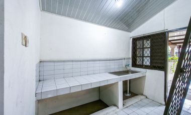 Rumah Luas 3 Kamar 15 menit ke Pintu Tol Cibadak 2 Hadap Timur J-44005