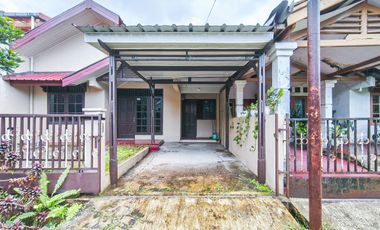 Rumah Luas 3 Kamar 15 menit ke Pintu Tol Cibadak 2 Hadap Timur J-44005