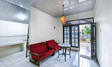 Rumah Luas 3 Kamar 15 menit ke Pintu Tol Cibadak 2 Hadap Timur J-44005