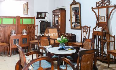 Rumah Lama Terawat di Lokasi Prime, WIjaya - Kebayoran Baru