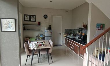 Rumah Cantik Poll dan Asri Siap Huni di Grand Riviera Taman Dayu