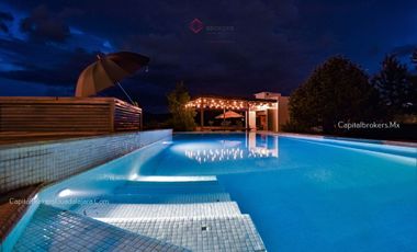 Casa en Venta de Lujo con Alberca de Una Sola Planta Junto a Rancho Contento