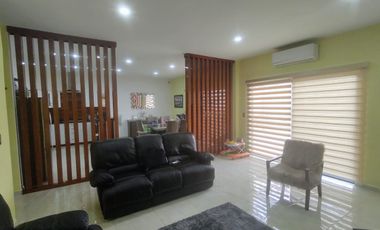 Casa en venta con alberca y acabados residenciales Col. Carranza, Boca del Río