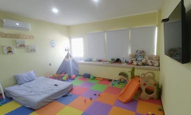 Casa en venta con alberca y acabados residenciales Col. Carranza, Boca del Río