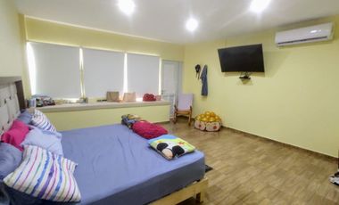 Casa en venta con alberca y acabados residenciales Col. Carranza, Boca del Río