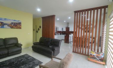 Casa en venta con alberca y acabados residenciales Col. Carranza, Boca del Río