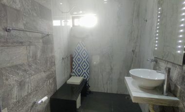 Casa en venta con alberca y acabados residenciales Col. Carranza, Boca del Río