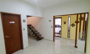 Casa en venta con alberca y acabados residenciales Col. Carranza, Boca del Río