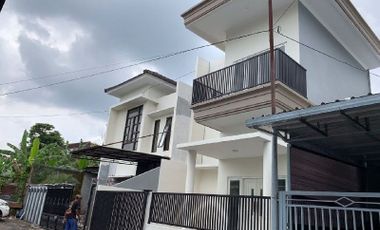 Rumah Mewah 2 Lantai Siap Huni Blimbing Dekat Kampus Kota Malang