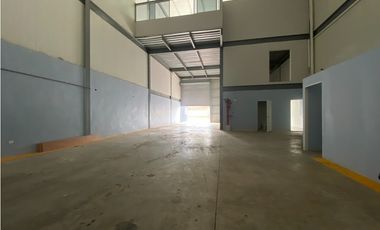 SE VENDE BODEGA EN EN MILLA 8
