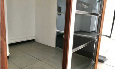 Se Alquila Local Planta Baja  en Marbella