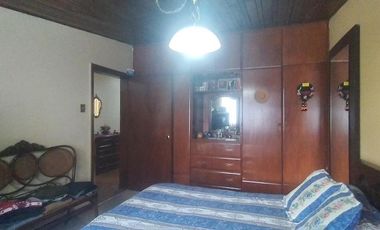 Vendo Casa  en el Mejor Sector Comercial de La Floresta No Patrimoniada