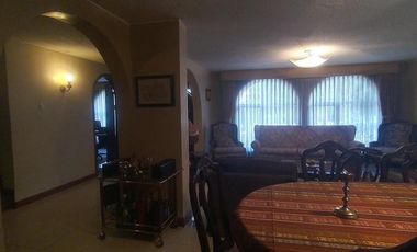 Vendo Casa  en el Mejor Sector Comercial de La Floresta No Patrimoniada