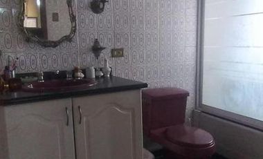 Vendo Casa  en el Mejor Sector Comercial de La Floresta No Patrimoniada