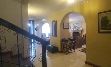 Vendo Casa  en el Mejor Sector Comercial de La Floresta No Patrimoniada