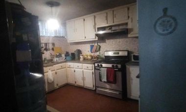 Vendo Casa  en el Mejor Sector Comercial de La Floresta No Patrimoniada