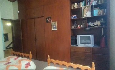 Vendo Casa  en el Mejor Sector Comercial de La Floresta No Patrimoniada