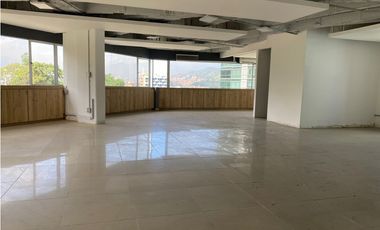 Oficina en venta y arriendo en el sector de Manila