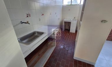 COD. 405 - SE ARRIENDA APARTAMENTO - BARRIO: FAVUIS