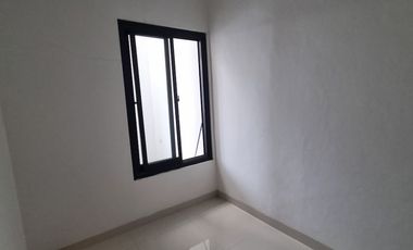 Rumah Luas 3 KT 10 Menit ke Cinere Bellevue Mall Hadap Timur J-38848