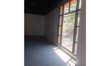 Se VENDE Local Comercial - Vía Venetto