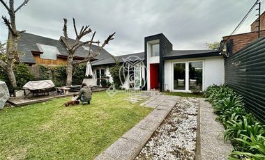 Casa en venta de 2D 2B Luis Pasteur en Vitacura