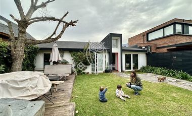Casa en venta de 2D 2B Luis Pasteur en Vitacura