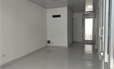 VENTA DE CASA MEDIANERA REMODELADA EN EL CENTRO DE PEREIRA