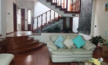 Venta de casa amplia  con  jardin  recamara en planta baja con baño