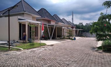 Rumah cantik 3 menit ke kampus unika BSB Mijen Semarang Barat