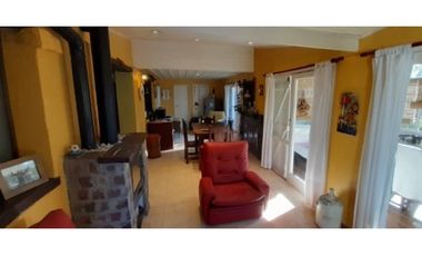 VENTA / Chalet con gas natural  /  Sierra de los Padres /Toma permuta