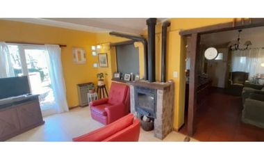 VENTA / Chalet con gas natural  /  Sierra de los Padres /Toma permuta